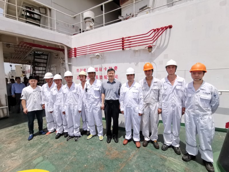 “祝你們節(jié)日快樂！”